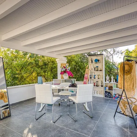 K, Boutique 4* 科梅诺