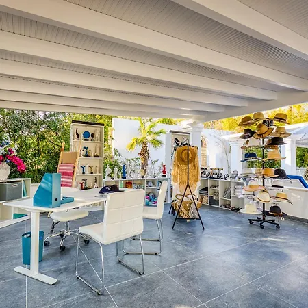 K, Boutique Kommeno (Corfu)