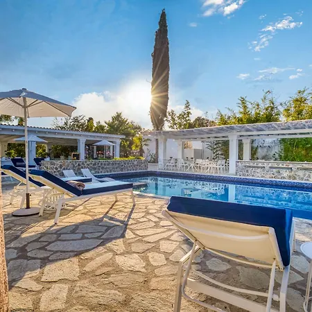 K, Boutique Kommeno (Corfu)