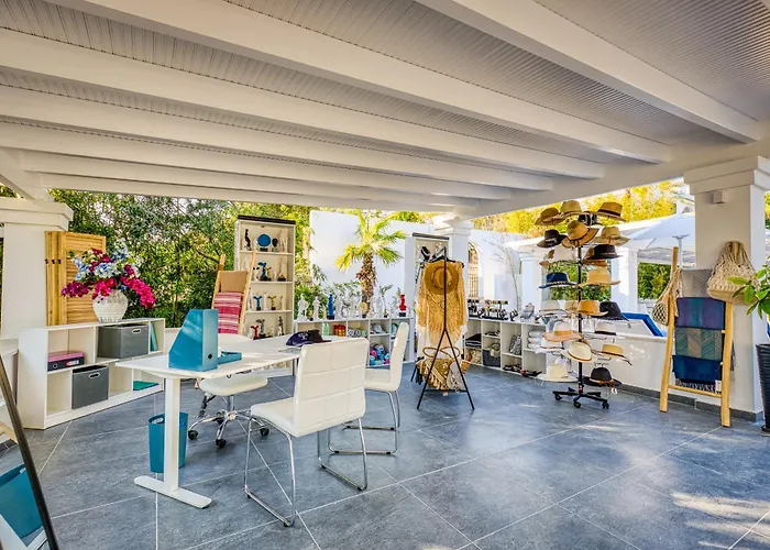 1- Zeus Suite - Kommeno Villa K Boutique Hotel. コメノ
