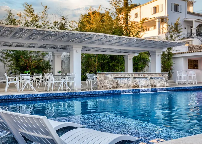 1- Zeus Suite - Kommeno Villa K Boutique Hotel. コメノ